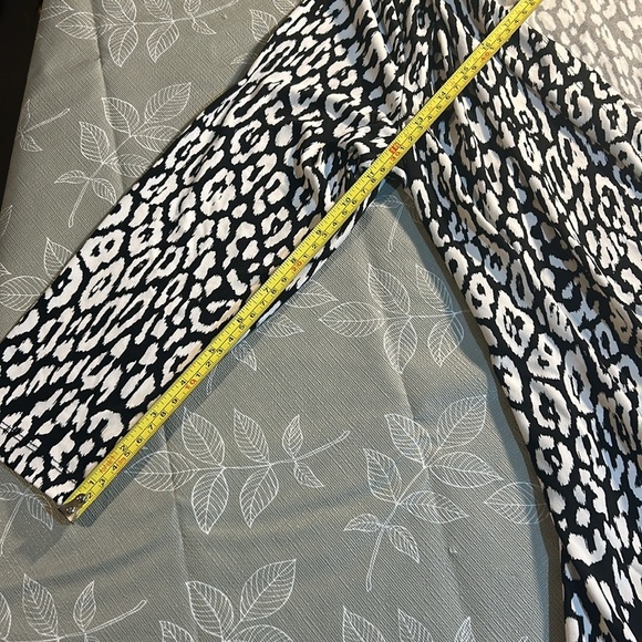 Chaus New York Blouse. - Picture 14 of 15